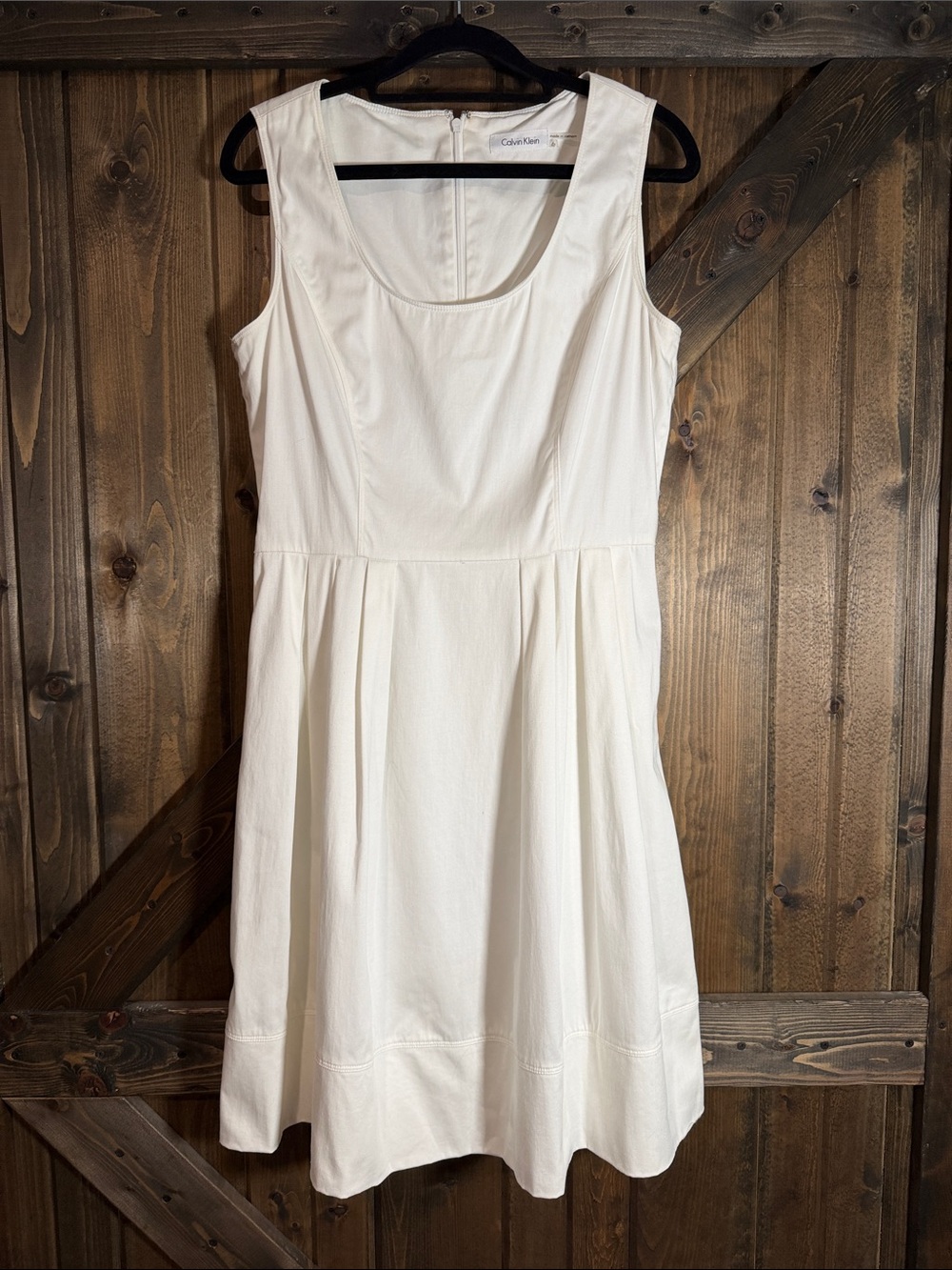 Calvin Klein White Sleeveless Midi Dress.